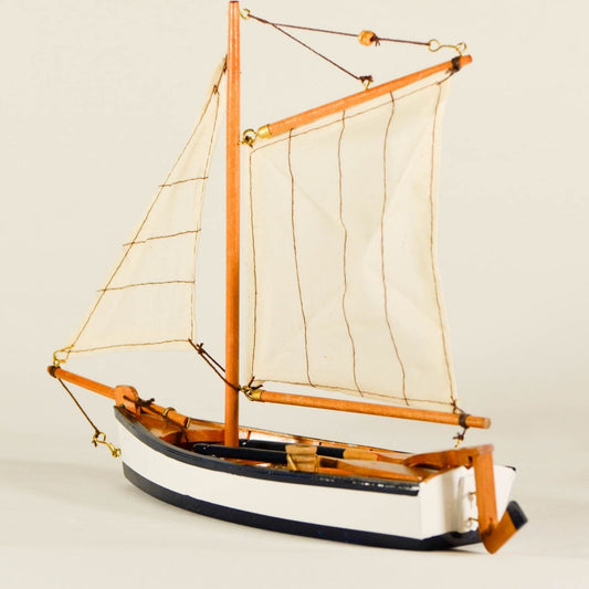 BOAT WITH SAILS Model / Wooden Miniature Boat with Paddles / Vintage Art / Nautical Deco / Home Decoration / Table & Library Decoration