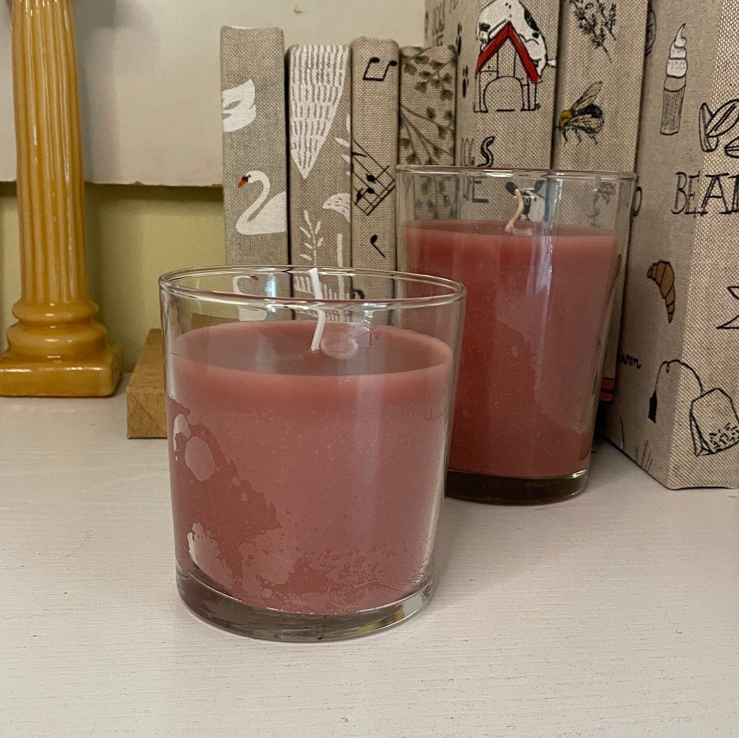 CHERRY SOY Candle / Housewarming Gift / Aromatherapy Gift / Frutty Scent / Personalised Fresh Scented Candle in Glass