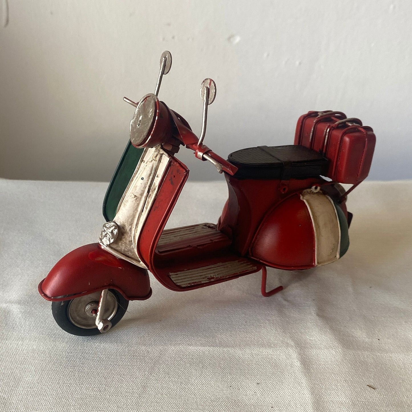 ITALIAN VESPA Decoration / Scooter Metal Model / Old Vespa Model / Vintage Metal Toy / Collectors Item / Gift Idea