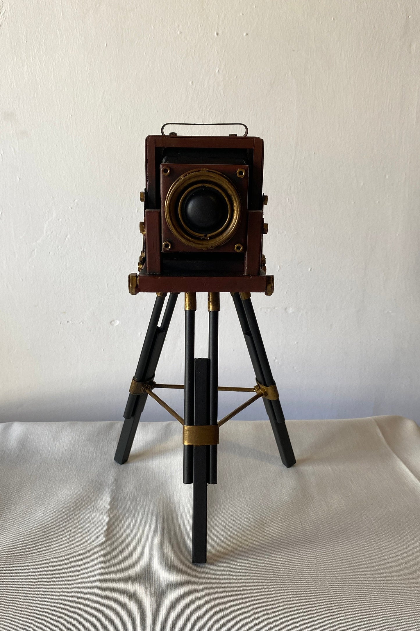 TRIPOD CAMERA ANTIQUE / Vintage Metal Camera Design / Decorative Nostalgic Camera / Retro Shelf Decor