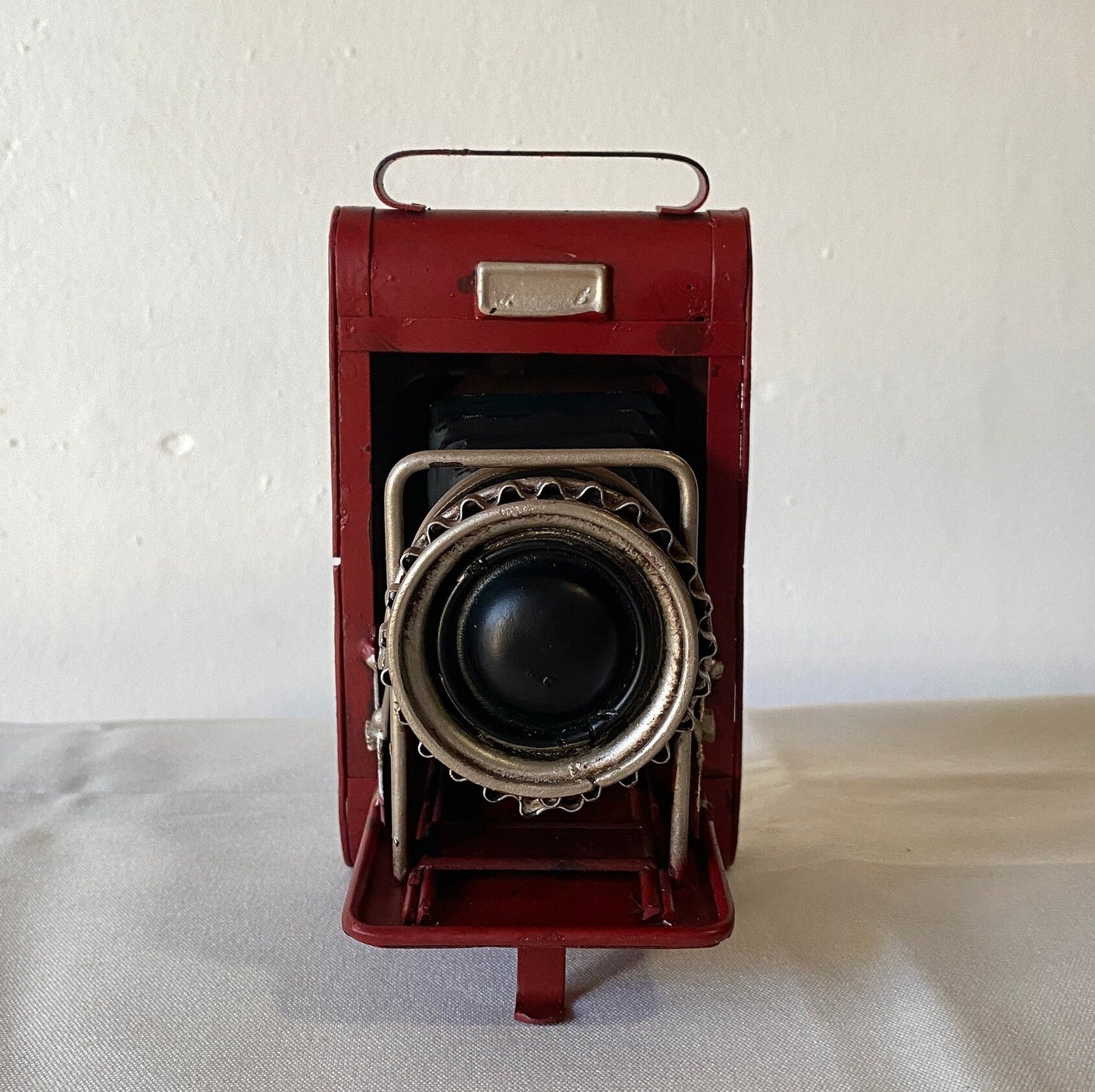 CLASSIC CAMERA ANTIQUE / Vintage Metal Camera Design / Decorative Nostalgic Camera / Retro Shelf Decor